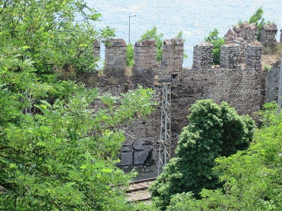 113-Стена Феодосия и железная дорога
